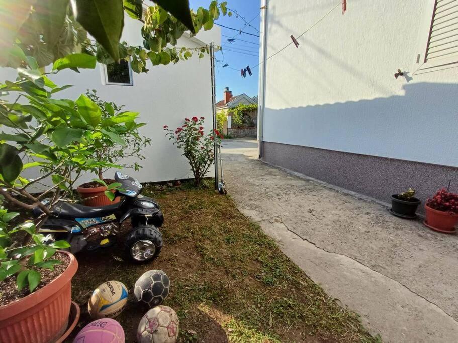 Cozy, Fully Equipped, Free Parking&Wifi, Quiet, 2Bd Apartment Подгорица Екстериор снимка
