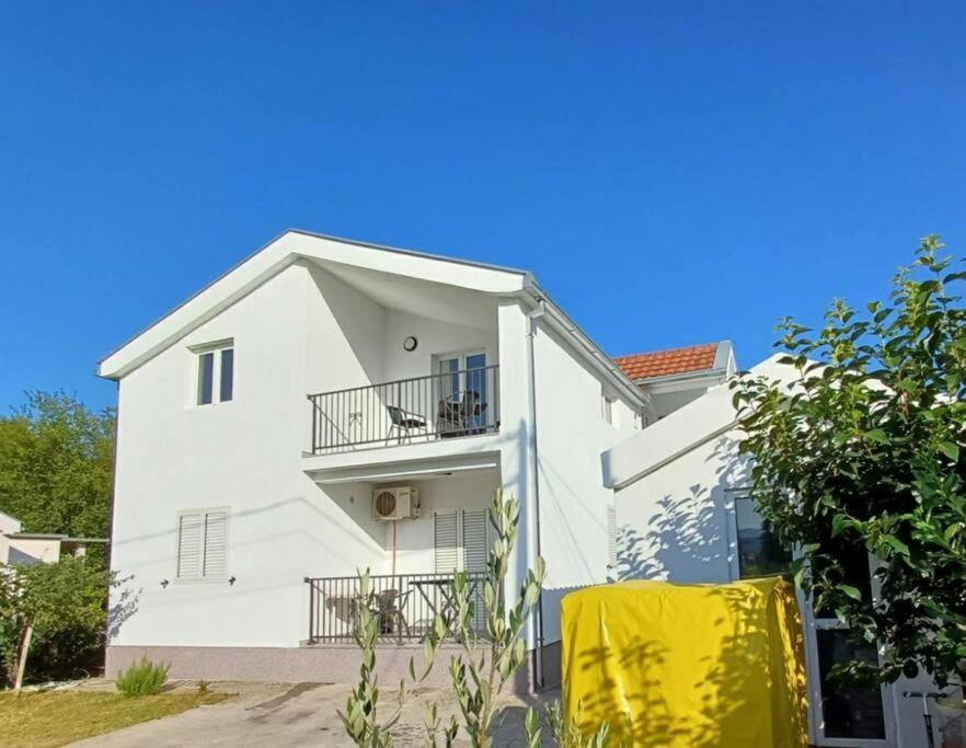 Cozy, Fully Equipped, Free Parking&Wifi, Quiet, 2Bd Apartment Подгорица Екстериор снимка