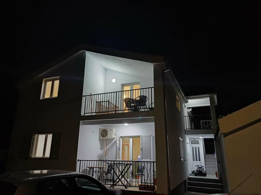 Cozy, Fully Equipped, Free Parking&Wifi, Quiet, 2Bd Apartment Подгорица Екстериор снимка