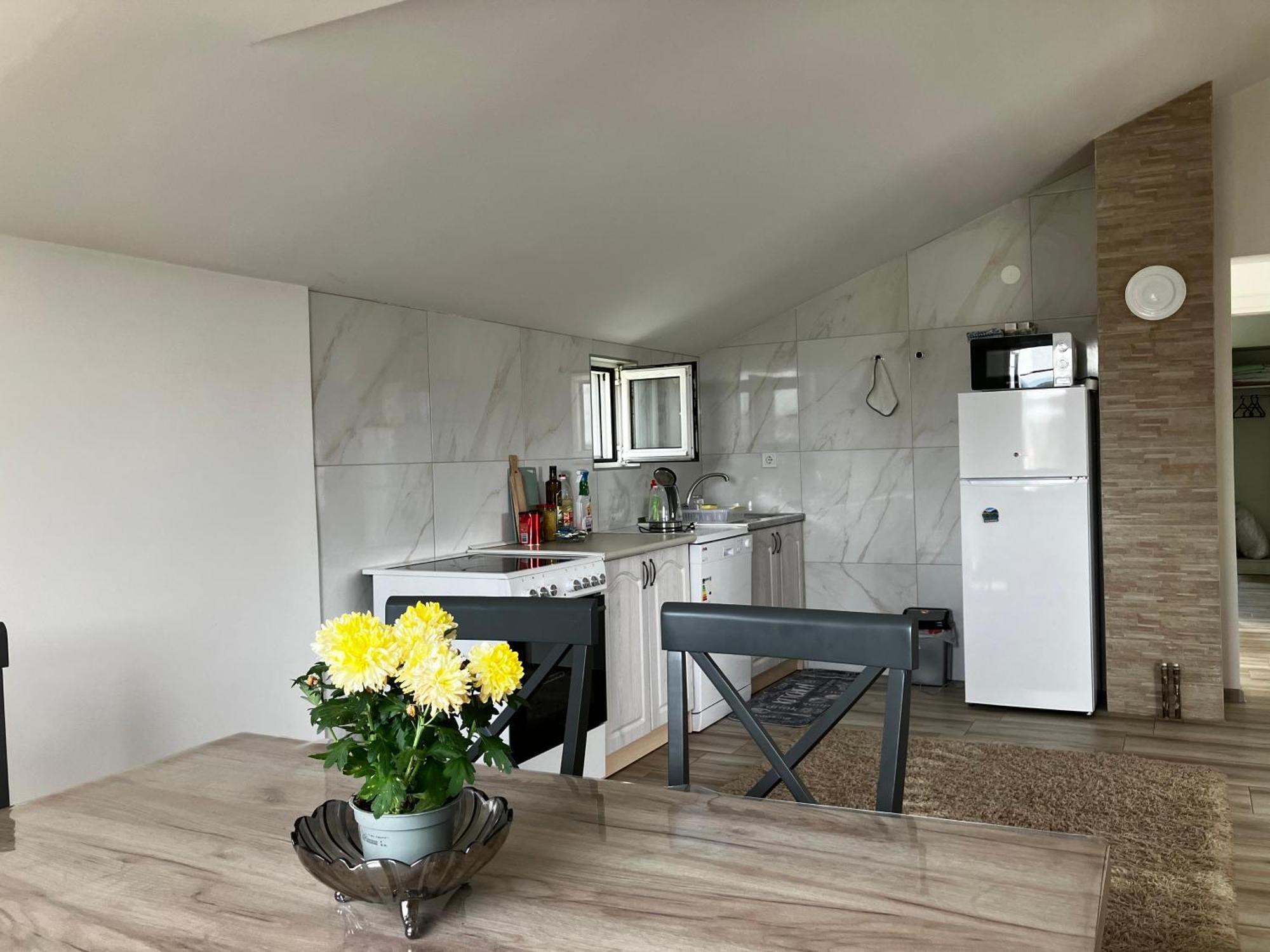 Cozy, Fully Equipped, Free Parking&Wifi, Quiet, 2Bd Apartment Подгорица Екстериор снимка